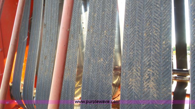 image for item L2009 1994 Gehl 1870 round baler