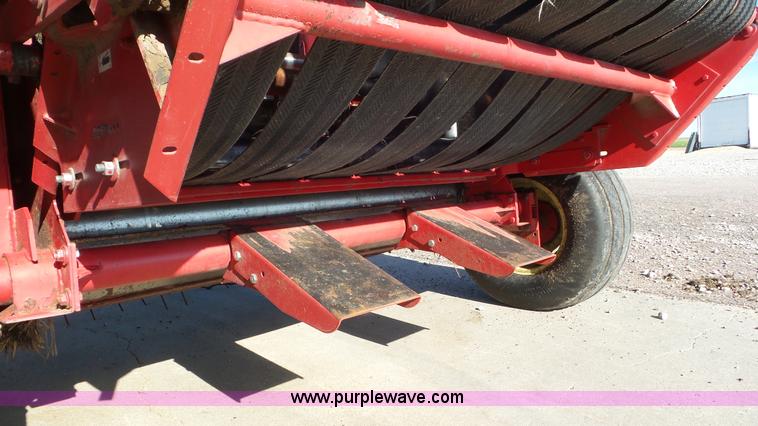 image for item L2009 1994 Gehl 1870 round baler