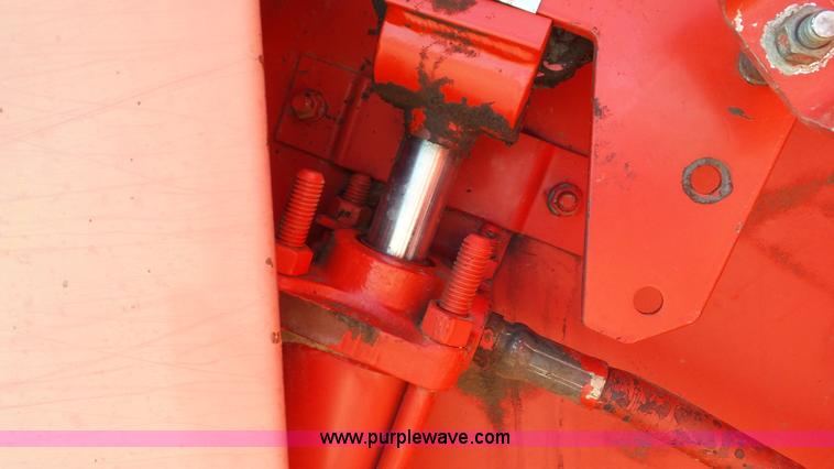 image for item L2009 1994 Gehl 1870 round baler