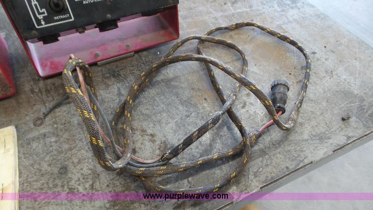 image for item L2009 1994 Gehl 1870 round baler