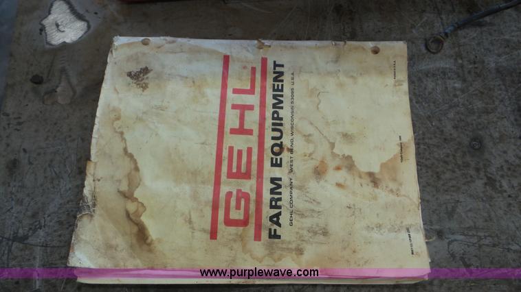 image for item L2009 1994 Gehl 1870 round baler