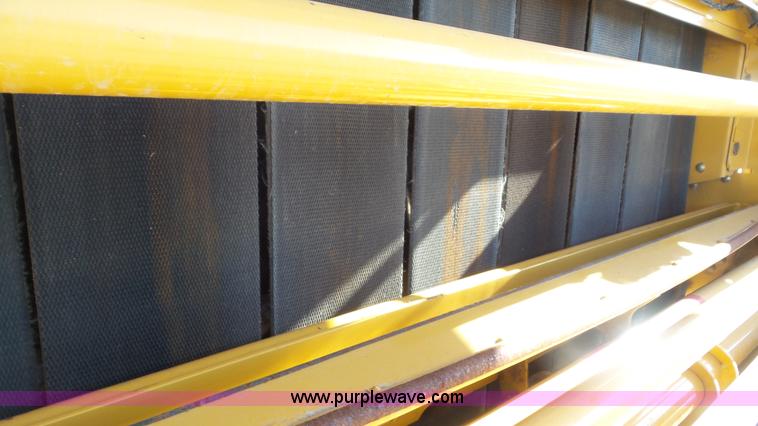 image for item L2010 2005 Vermeer 605M round baler