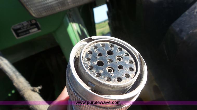 image for item L2010 2005 Vermeer 605M round baler