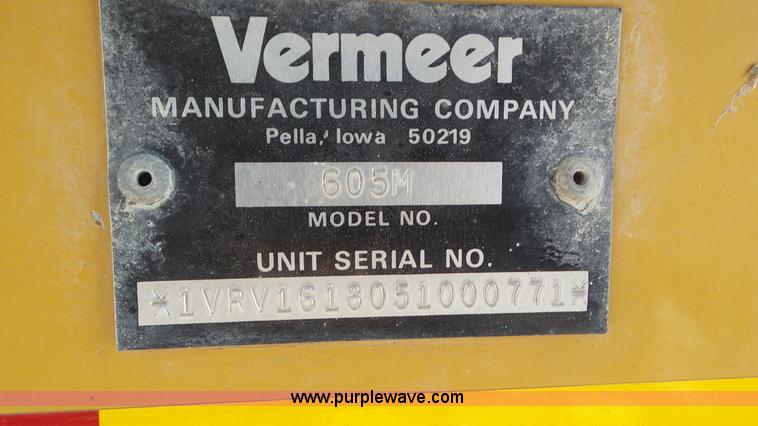 image for item L2010 2005 Vermeer 605M round baler