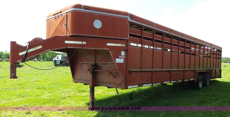 image for item L2052 1996 Coose livestock trailer