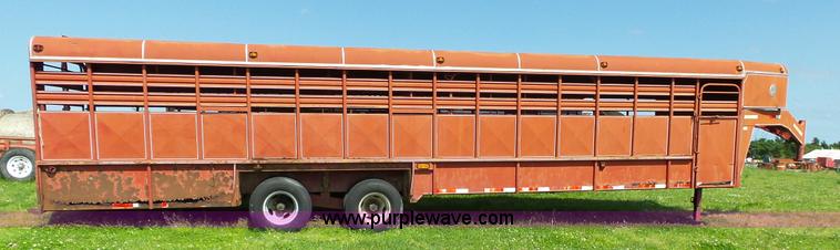image for item L2052 1996 Coose livestock trailer