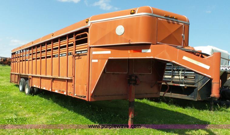image for item L2052 1996 Coose livestock trailer