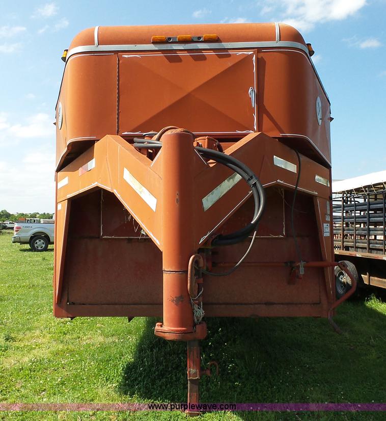 image for item L2052 1996 Coose livestock trailer