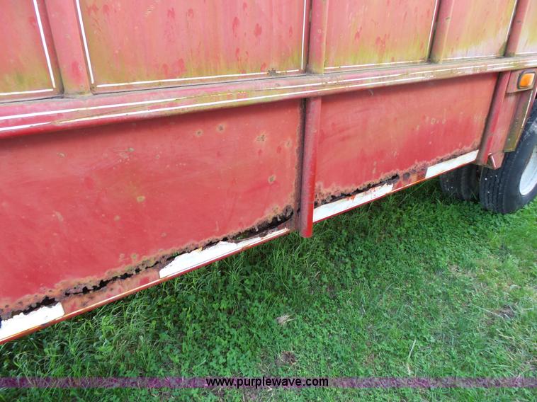 image for item L2052 1996 Coose livestock trailer