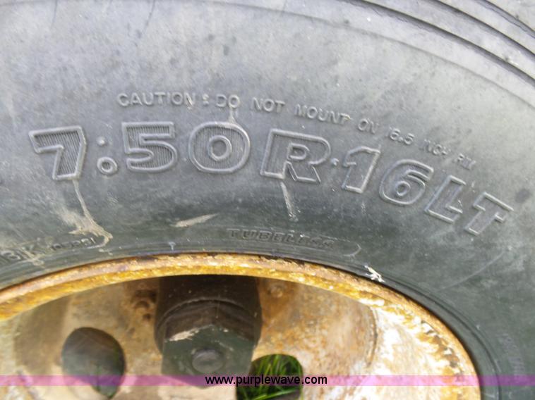 image for item L2052 1996 Coose livestock trailer