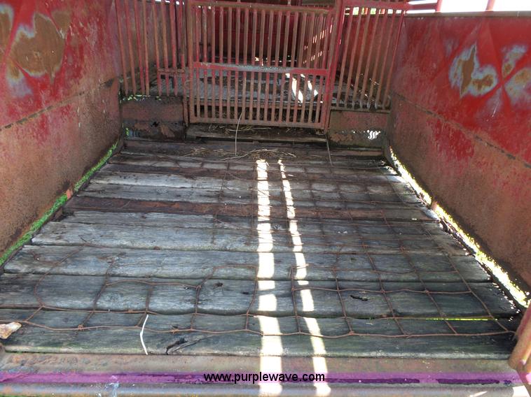 image for item L2052 1996 Coose livestock trailer