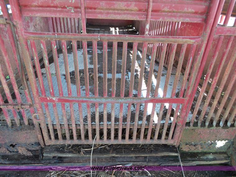 image for item L2052 1996 Coose livestock trailer