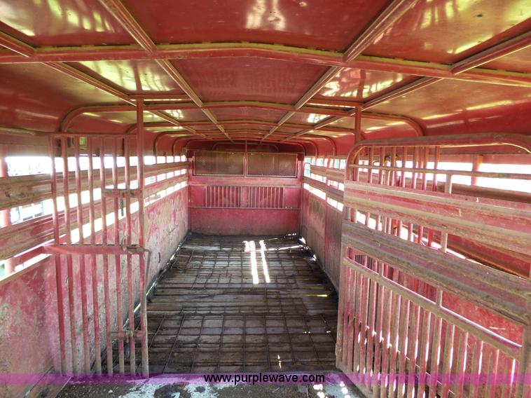 image for item L2052 1996 Coose livestock trailer