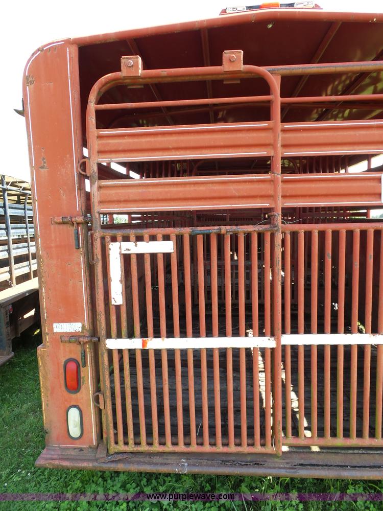 image for item L2052 1996 Coose livestock trailer