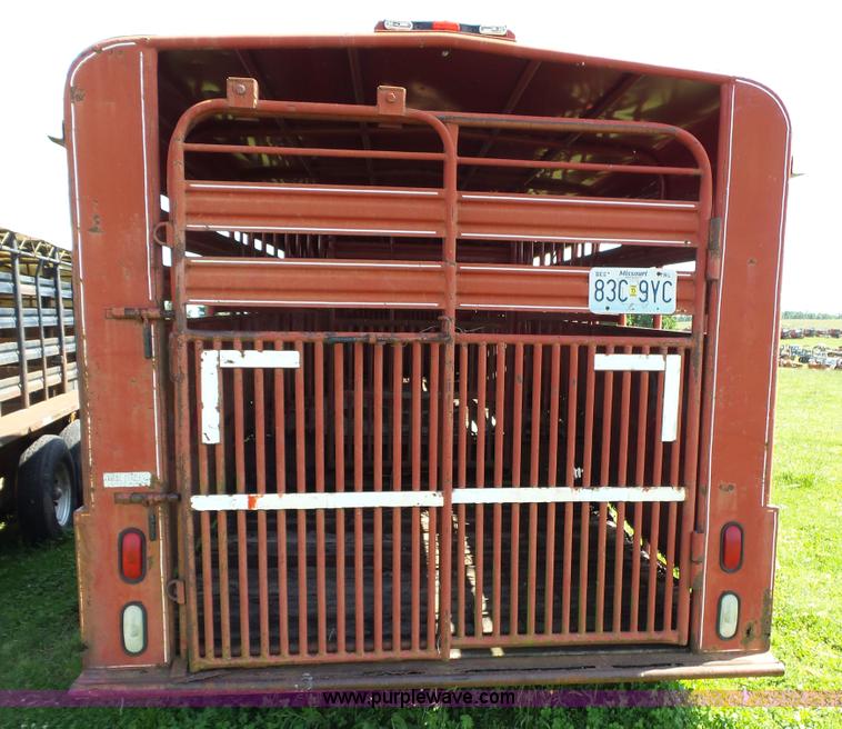 image for item L2052 1996 Coose livestock trailer