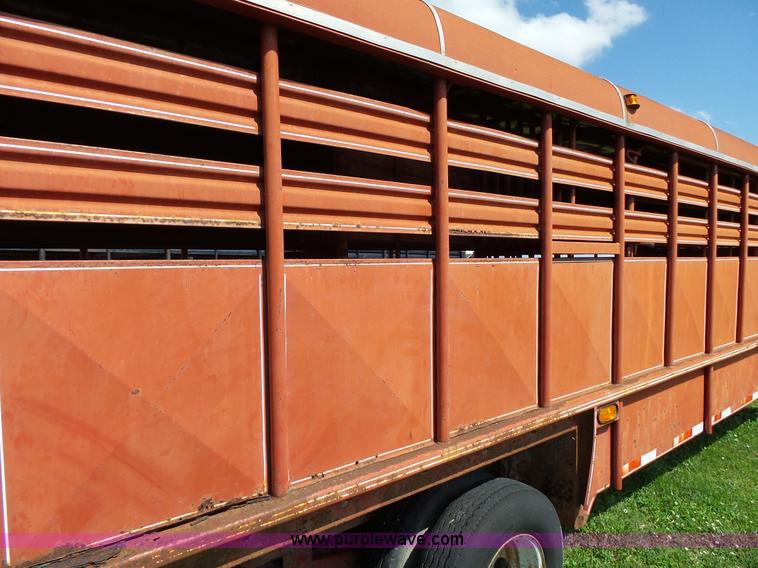 image for item L2052 1996 Coose livestock trailer