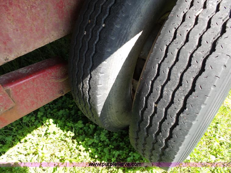 image for item L2052 1996 Coose livestock trailer