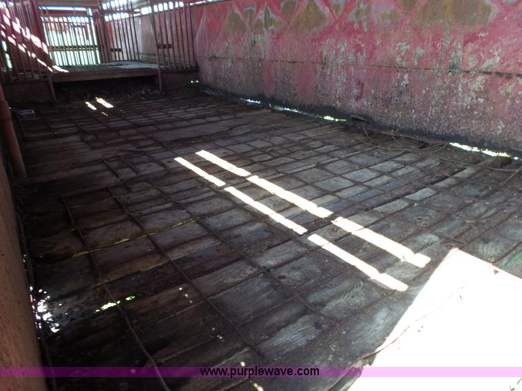 image for item L2052 1996 Coose livestock trailer