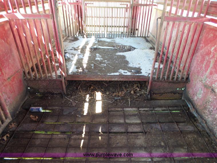 image for item L2052 1996 Coose livestock trailer