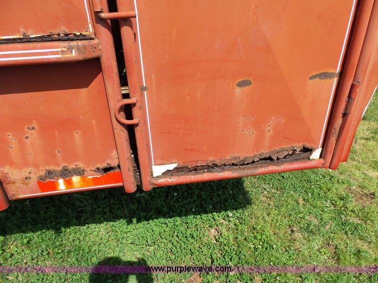 image for item L2052 1996 Coose livestock trailer