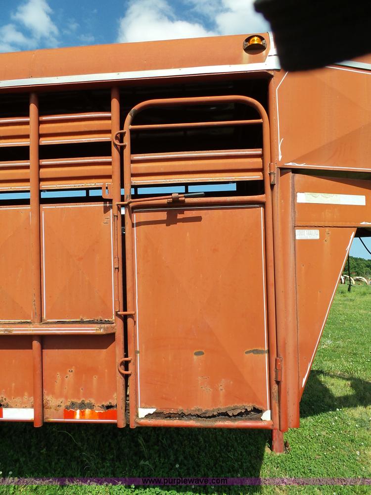 image for item L2052 1996 Coose livestock trailer