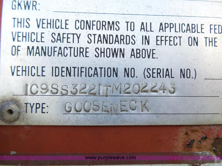 image for item L2052 1996 Coose livestock trailer