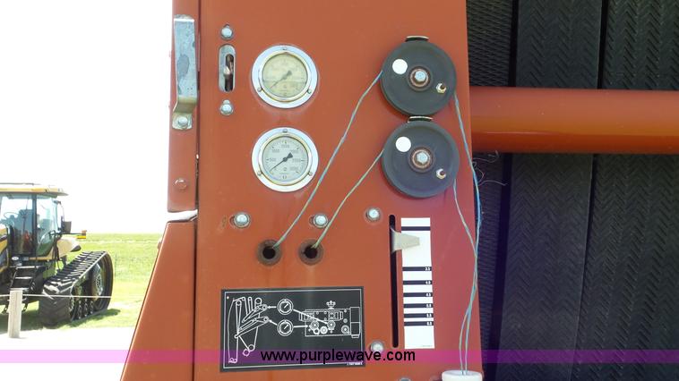 image for item L2062 2000 Hesston 856A round baler