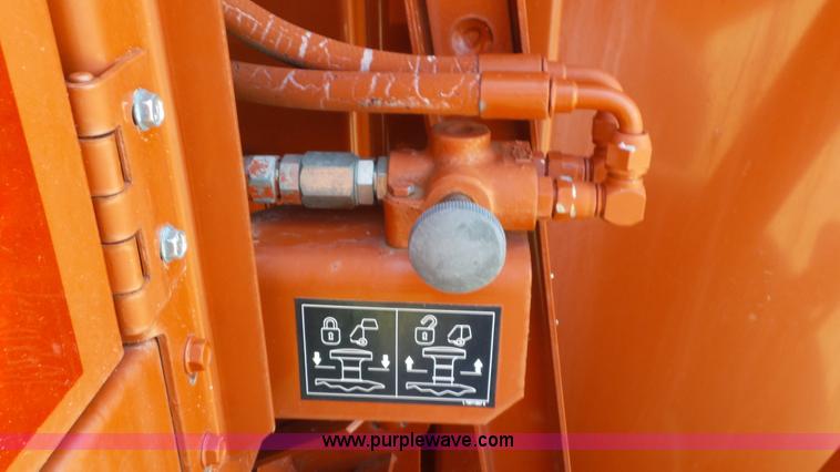 image for item L2062 2000 Hesston 856A round baler