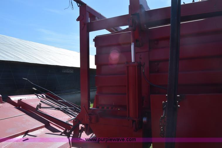image for item L3837 1995 Case IH 8580 large square baler