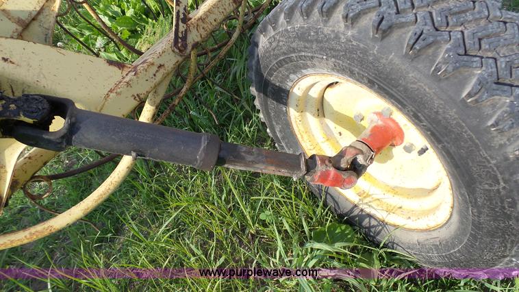 image for item L4794 New Holland 258 Rolabar side delivery rake