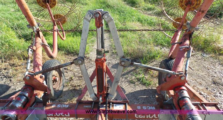 image for item L4922 Tonutti RCS8 hay rake