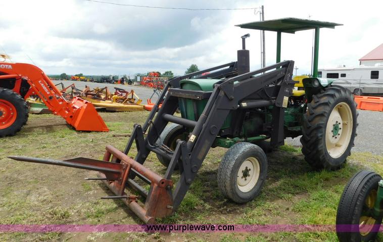 image for item L5877 John Deere 2120 tractor