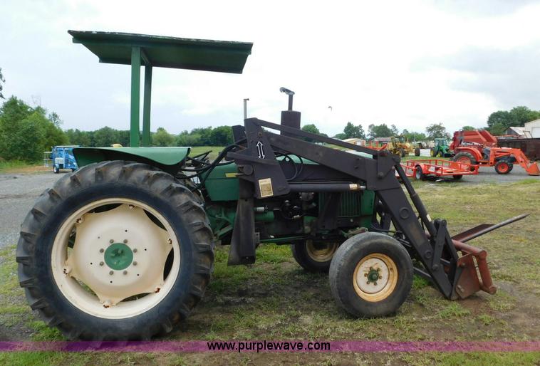 image for item L5877 John Deere 2120 tractor