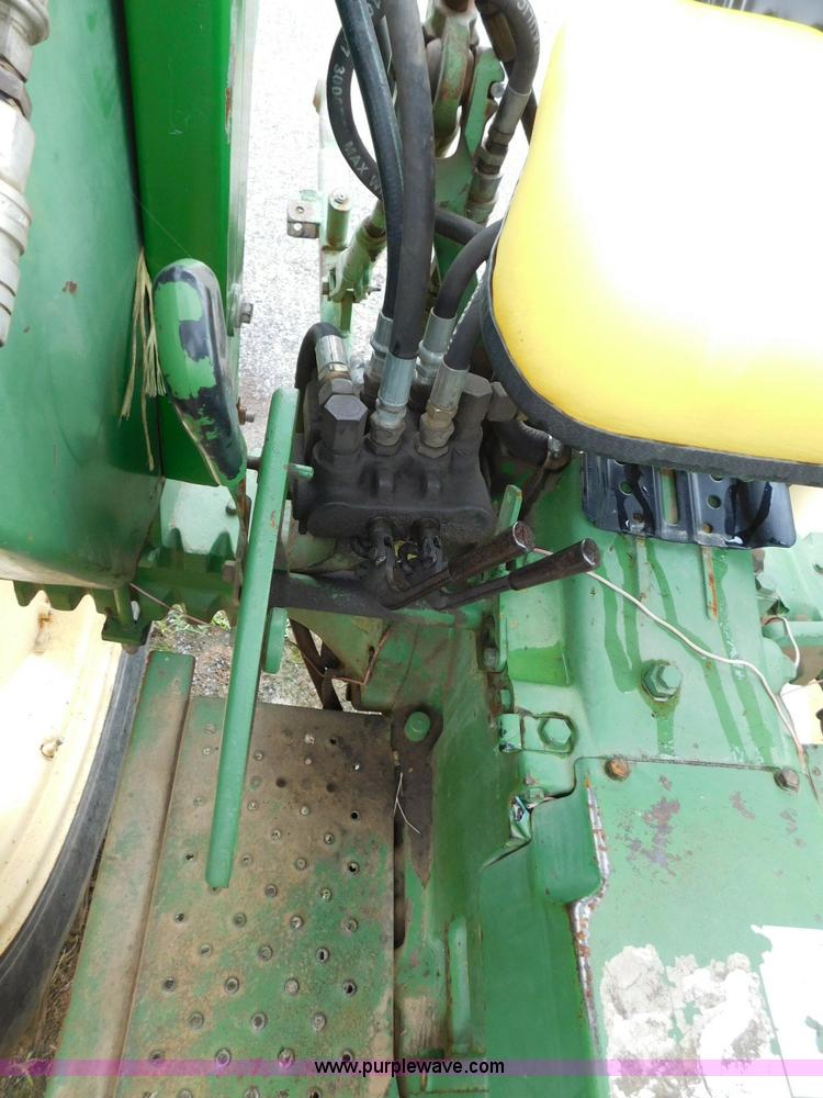 image for item L5877 John Deere 2120 tractor