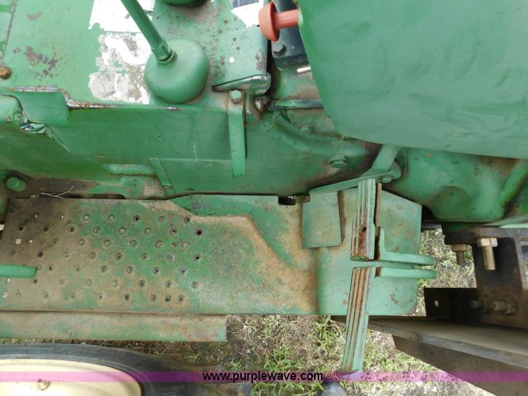 image for item L5877 John Deere 2120 tractor