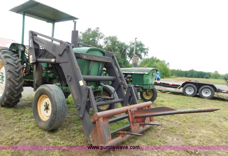 image for item L5877 John Deere 2120 tractor