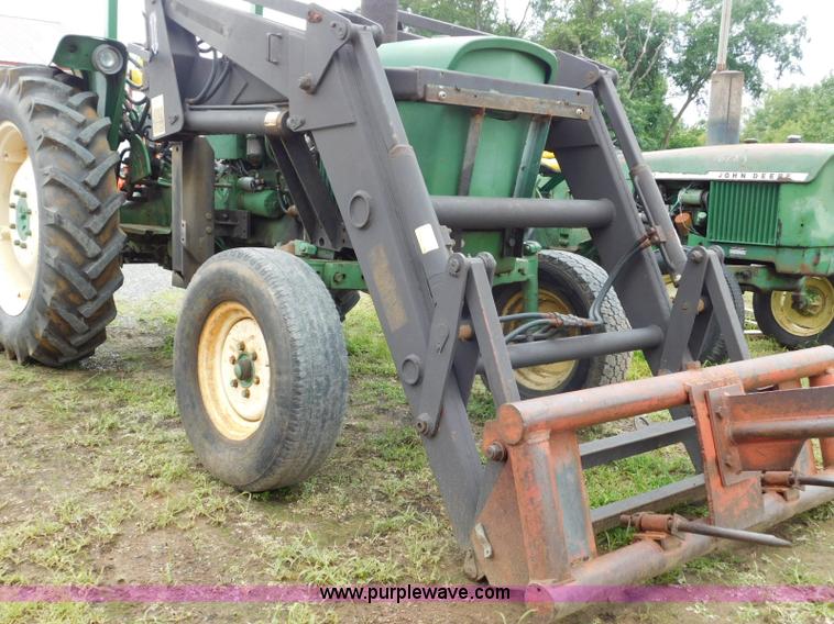 image for item L5877 John Deere 2120 tractor