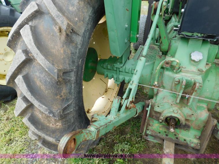 image for item L5877 John Deere 2120 tractor