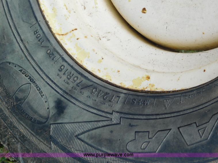 image for item L5877 John Deere 2120 tractor