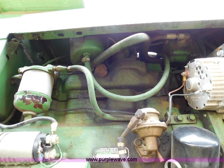 image for item L5877 John Deere 2120 tractor