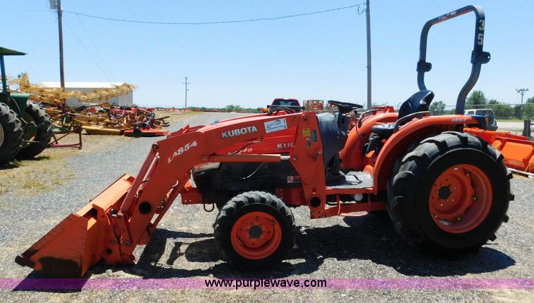 image for item L5882 Kubota L4240 tractor