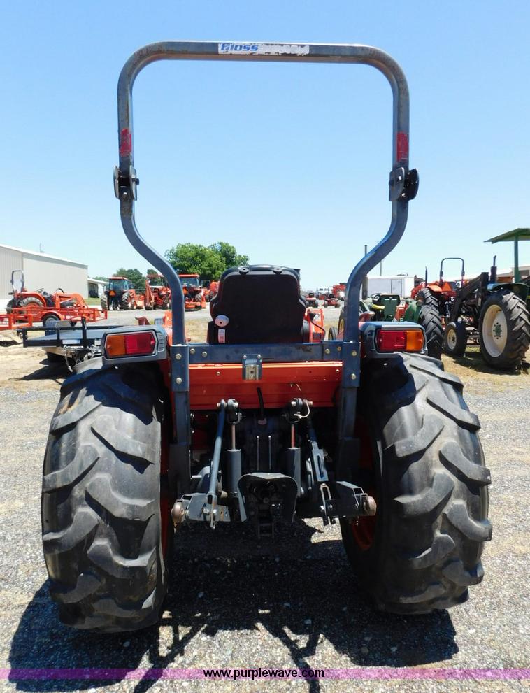 image for item L5882 Kubota L4240 tractor