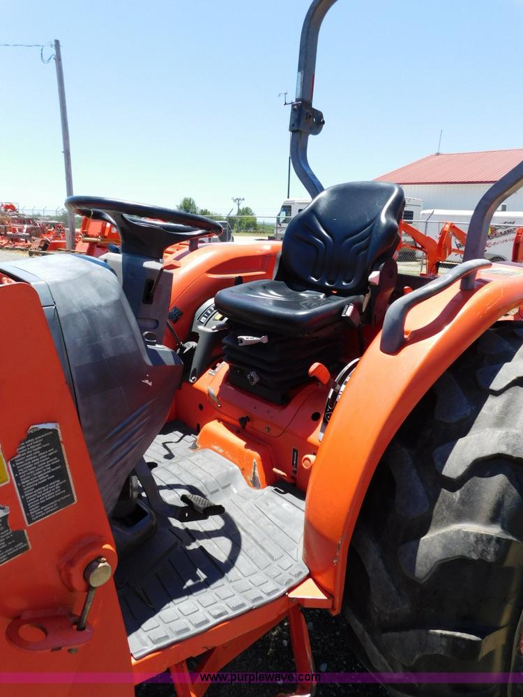 image for item L5882 Kubota L4240 tractor