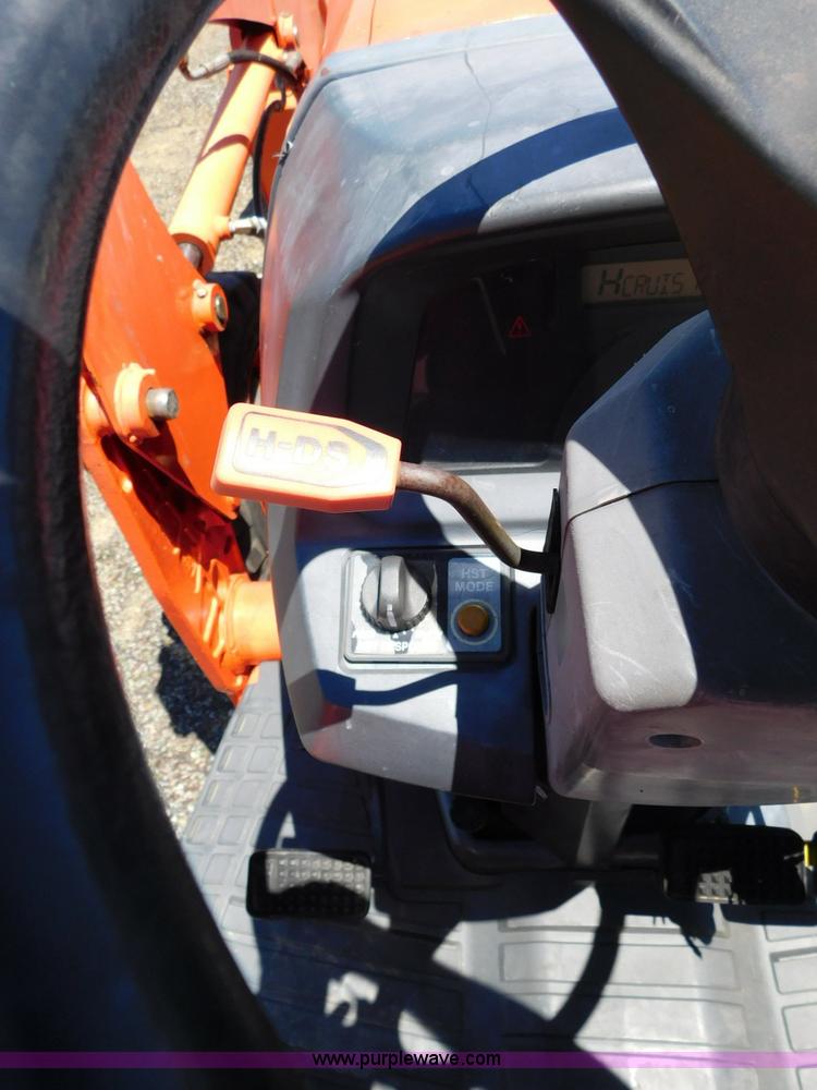 image for item L5882 Kubota L4240 tractor