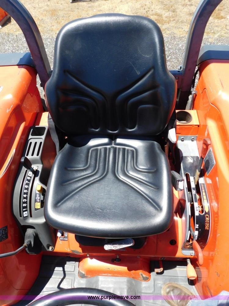 image for item L5882 Kubota L4240 tractor