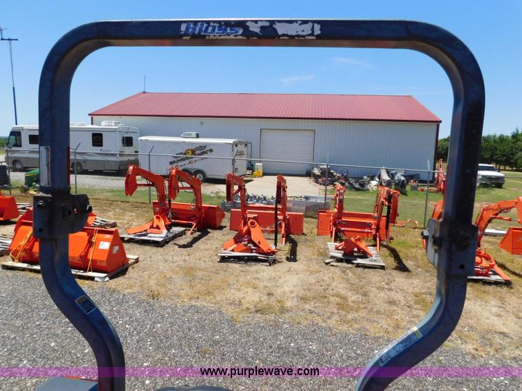 image for item L5882 Kubota L4240 tractor