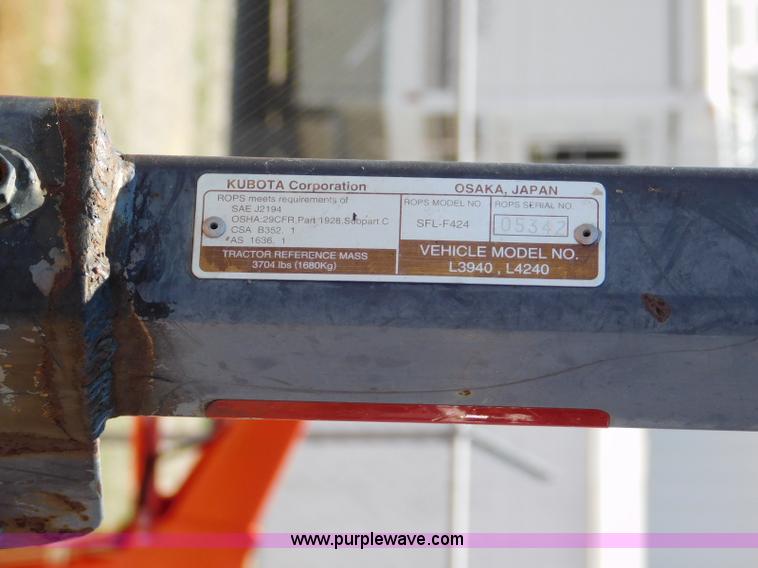 image for item L5882 Kubota L4240 tractor