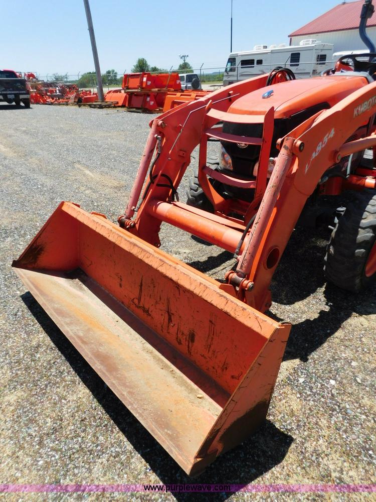 image for item L5882 Kubota L4240 tractor