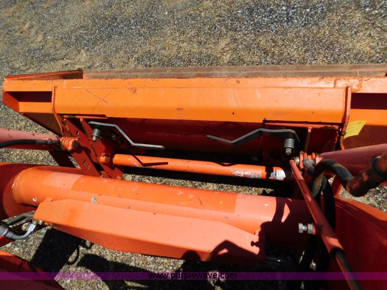 image for item L5882 Kubota L4240 tractor
