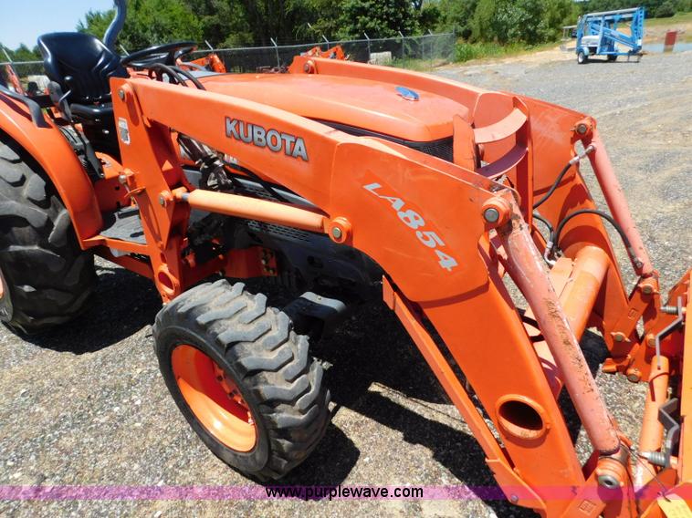 image for item L5882 Kubota L4240 tractor